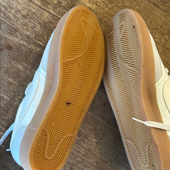 Nike Men's White and Tan Sneakers - Picture 3 of 5